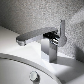 Contemporary Solid Brass Single Handle Bathroom Sink Tap Chrome Finish T0558