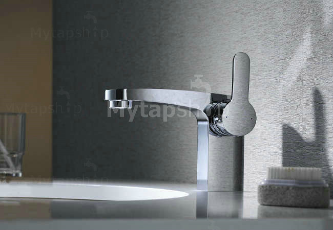 Contemporary Solid Brass Single Handle Bathroom Sink Tap Chrome Finish T0558