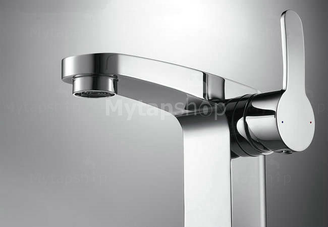 Contemporary Solid Brass Single Handle Bathroom Sink Tap Chrome Finish T0558