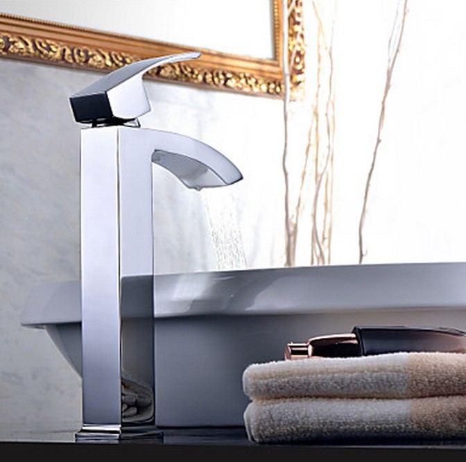 Contemporary Chrome One Hole Single Handle Bathroom Sink Tap TQ0531H