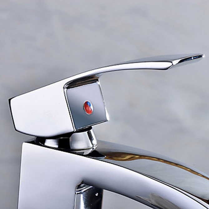Contemporary Chrome One Hole Single Handle Bathroom Sink Tap TQ0531H
