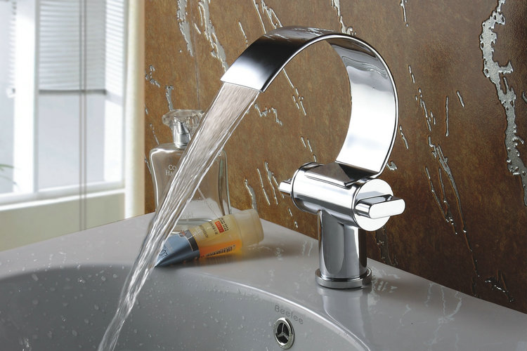 Special Design Brass Chrome Finish Waterfall Curve Spout Bathroom Sink Tap TQ3025