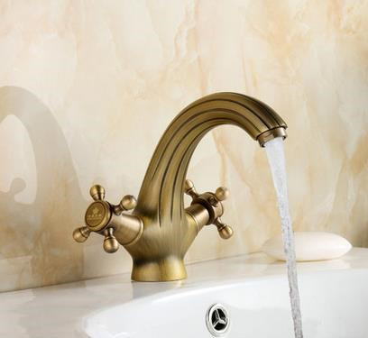 Antique Centerset Brass Bathroom Sink Tap T0401A