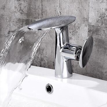 Brass Chrome Finished Speical Handle Designed Waterfall Bathroom Mixer Sink Tap TC0309 - Click Image to Close