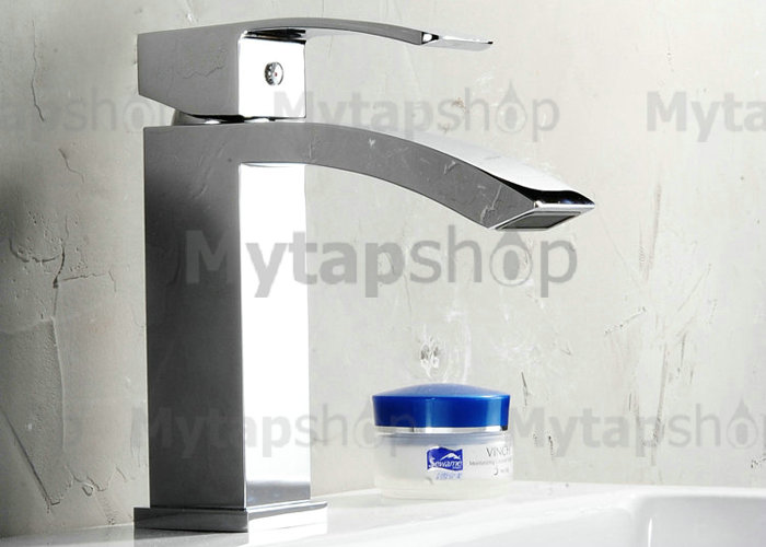 Elegant Solid Brass Bathroom Sink Tap Chrome Finish T0520